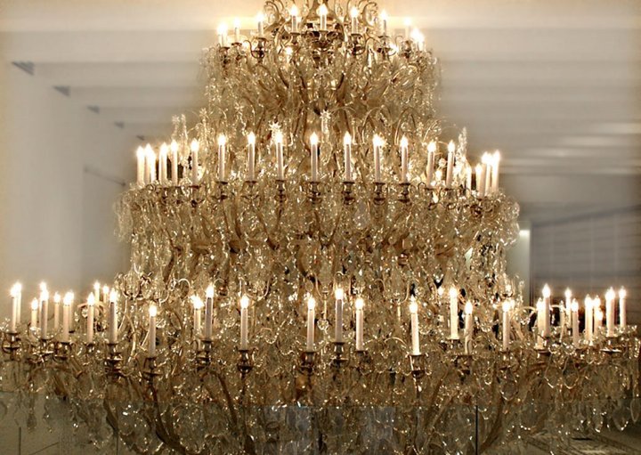 chandelier-7076641 chandelier-7076641