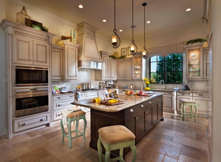 Disney's-Golden-Oaks golden-oak-disney